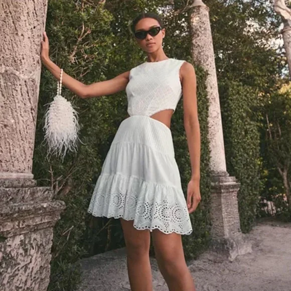 Cult Gaia Dory Ostrich Feather Beaded Wristlet in White, NWT - Picture 3 of 11